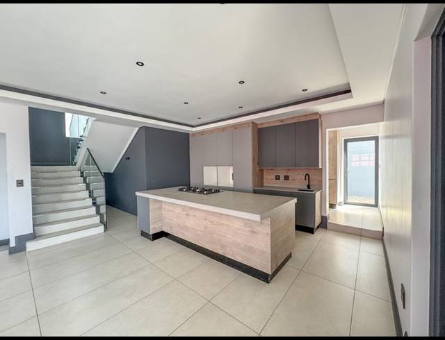 4 BEDROOM HOUSE FOR SALE IN FOUNTAINBROOK ESTATE